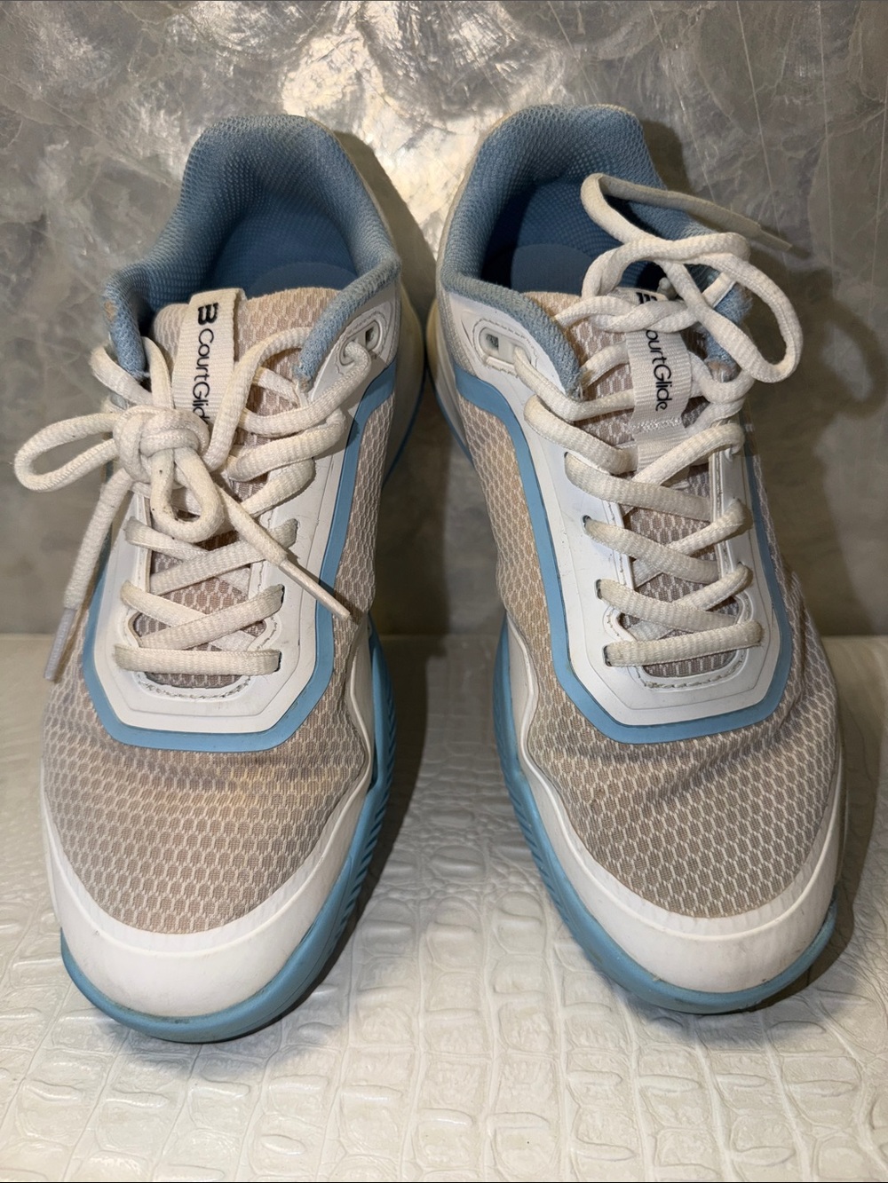 Wilson White & Light Blue Court Sneakers, tennis shoes Size 6,5 boys/girls/women - Picture 3 of 13